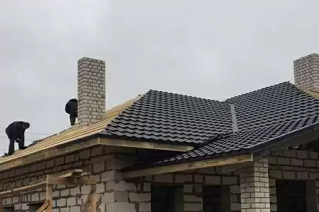 Металлочерепица Гранд Лайн / Grand Line, коллекция Kvinta uno (модульная), 0,5 Satin Zn 140, цвет RAL 3011 (красно-коричневый)