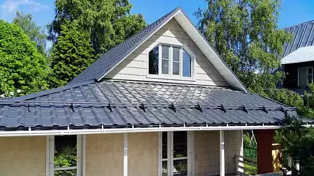 Металлочерепица Гранд Лайн / Grand Line, коллекция Kamea, 0,5 Satin Zn 140, цвет RAL 7024 (мокрый асфальт)