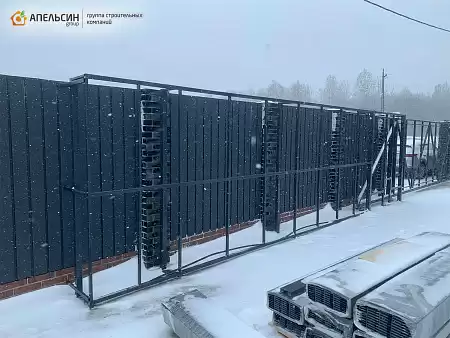 Монтаж ограждений металлическим сайдингом Grand Line КП Аэродром Ропша