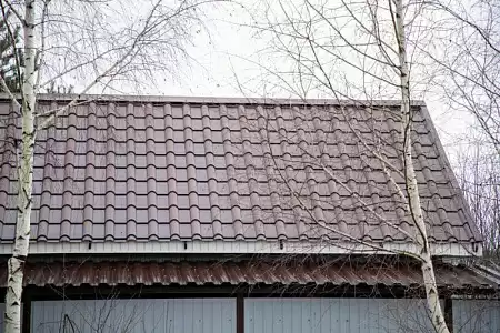 Металлочерепица Гранд Лайн / Grand Line, коллекция Kamea, 0,5 Satin Zn 140, цвет RAL 8017 (шоколад)