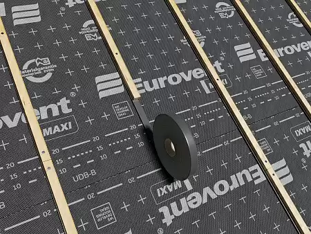 Уплотнительная лента для контробрешетки, 40 мм Х 25 м.п PUR