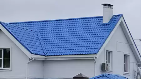 Металлочерепица Гранд Лайн / Grand Line, коллекция Kvinta plus, 0,5 Satin Zn 140, цвет RAL 5005 (сигнально-синий)