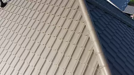 Металлочерепица Гранд Лайн / Grand Line, коллекция Kvinta plus, 0,5 Satin Zn 140, цвет RR 32 (темно-коричневый)
