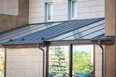 Фальц двойной стоячий Гранд Лайн / Grand Line, Satin Matt 0.5, цвет RAL 9005 (черный янтарь)