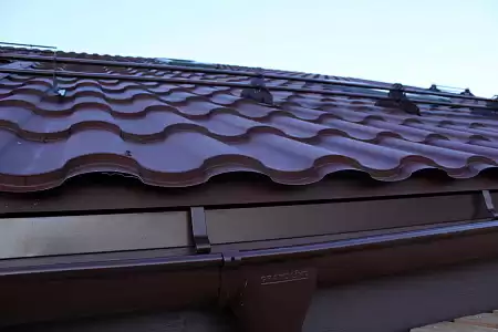 Металлочерепица Гранд Лайн / Grand Line, коллекция Kredo, 0,5 Satin Zn 140, цвет RAL 3011 (красно-коричневый)