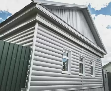 Металлический сайдинг Гранд Лайн / Grand Line профиль Блок-хаус new, Satin 0.5, цвет Ral 9006 (светлый алюминий)