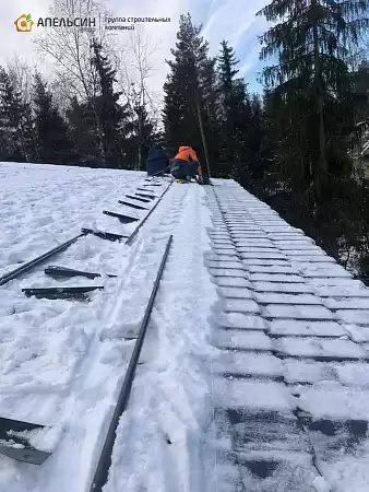 Монтаж снегозадержателей в п. Рохма