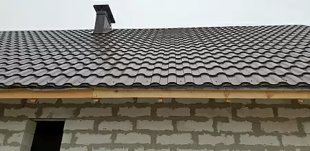 Металлочерепица Гранд Лайн / Grand Line, коллекция Kredo, 0,5 Satin Zn 140, цвет RAL 8017 (шоколад)