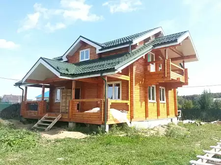 Металлочерепица Гранд Лайн / Grand Line, коллекция Kredo, 0,5 Satin Zn 140, цвет RAL 6005 (зеленый мох)
