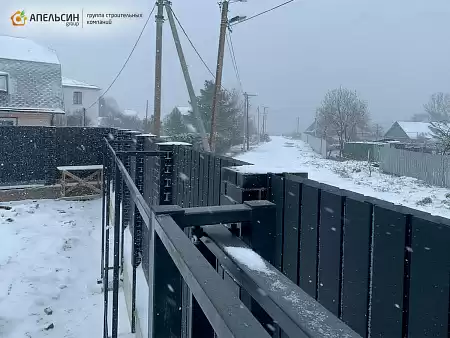 Монтаж ограждений металлическим сайдингом Grand Line КП Аэродром Ропша