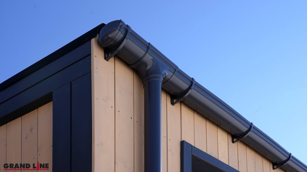 Водосток пластиковый 135/90 Grand Line