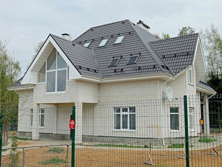 Металлочерепица Гранд Лайн / Grand Line, коллекция Classic, 0,5 PurLite Matt Zn180, цвет RAL 7024 (мокрый асфальт)