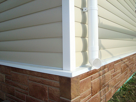 Труба водосточная Docke Standard, 1000 мм, RAL 8019 темно-коричневый