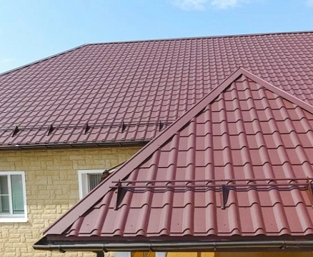 Металлочерепица Гранд Лайн / Grand Line, коллекция Kamea, 0,5 Satin Zn 140, цвет RAL 3009 (оксидно-красный)