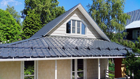 Металлочерепица Гранд Лайн / Grand Line, коллекция Kamea, 0,5 Satin Zn 140, цвет RAL 7024 (мокрый асфальт)