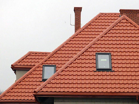 Металлочерепица Гранд Лайн / Grand Line, коллекция Kvinta plus, 0,5 Satin Zn 140, цвет RAL 8004 (терракота)