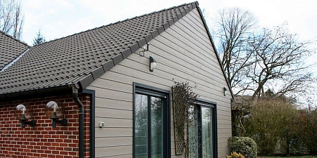 Фиброцементный сайдинг Cedral Click Wood под дерево, 3600x186 мм, Коричневая глина (С21)