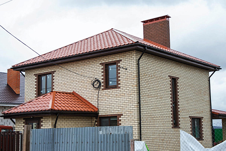 Металлочерепица Гранд Лайн / Grand Line, коллекция Kamea, 0,5 Satin Zn 140, цвет RAL 8004 (терракота)