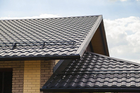 Металлочерепица Гранд Лайн / Grand Line, коллекция Kredo, 0,5 Satin Zn 140, цвет RAL 8017 (шоколад)