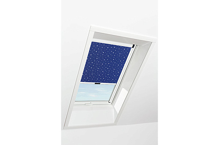 Штора рулонная затемняющая Roto ZRV M, 134x98, звезды морской синий