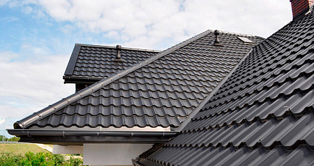 Металлочерепица Гранд Лайн / Grand Line, коллекция Kvinta plus, 0,5 Satin Zn 140, цвет RAL 7024 (мокрый асфальт)