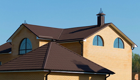 Металлочерепица Гранд Лайн / Grand Line, коллекция Kredo, 0,5 Satin Zn 140, цвет RAL 8017 (шоколад)