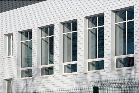 Металлический сайдинг Гранд Лайн / Grand Line профиль Корабельная доска, PE 0,4 с пленкой,  Ral 9003 (сигнальный белый)