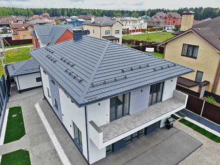 Металлочерепица Гранд Лайн / Grand Line, коллекция Kvinta плюс, 0.5 Satin Matt Zn 180, цвет RAL 7024 (мокрый асфальт)