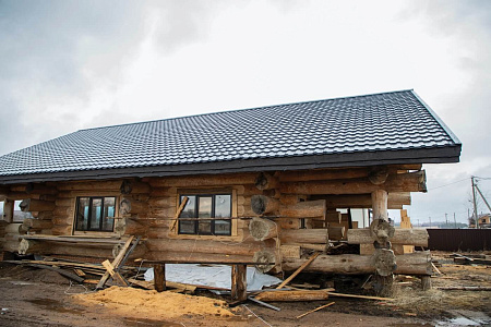 Металлочерепица Гранд Лайн / Grand Line, коллекция Kvinta plus, 0,5 Satin Zn 140, цвет RAL 7024 (мокрый асфальт)